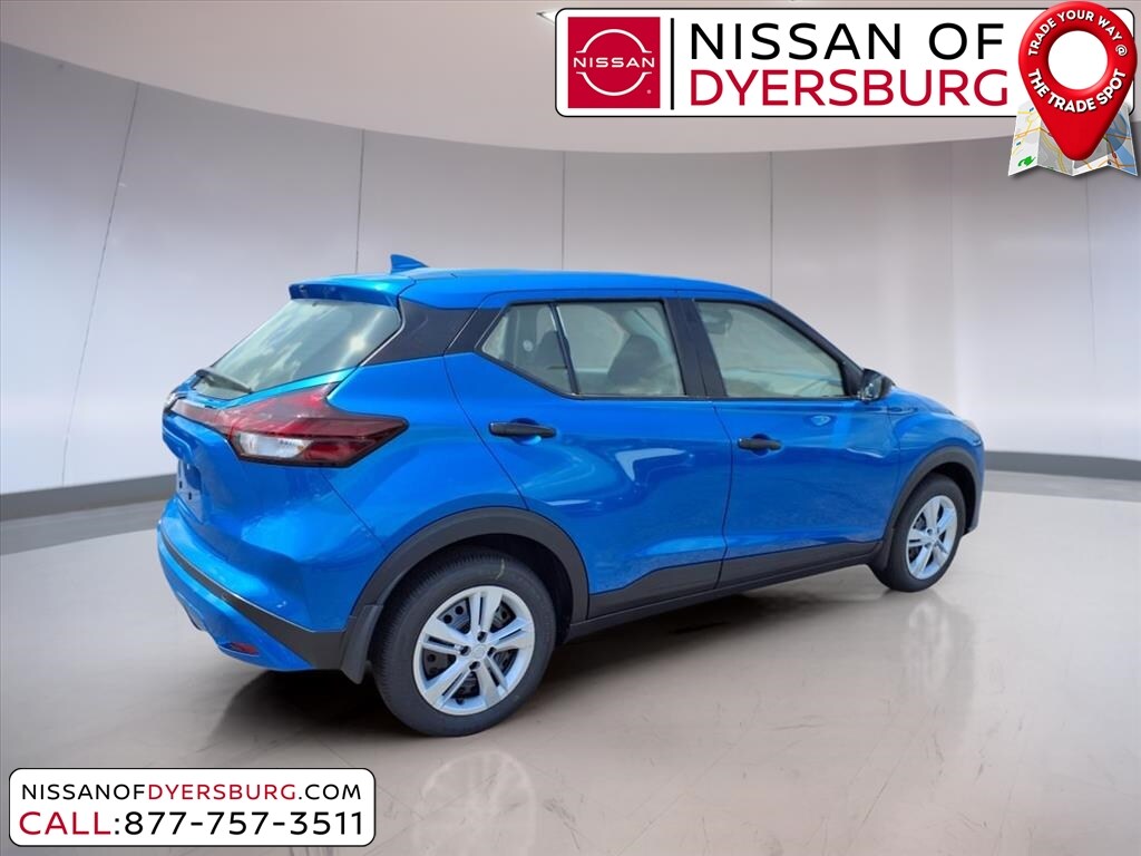 2025 Nissan Kicks Play S photo 3