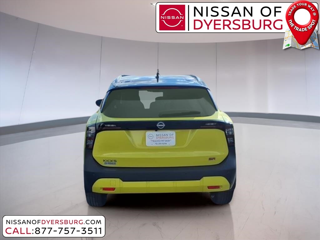 2026 Nissan Kicks SR photo 4