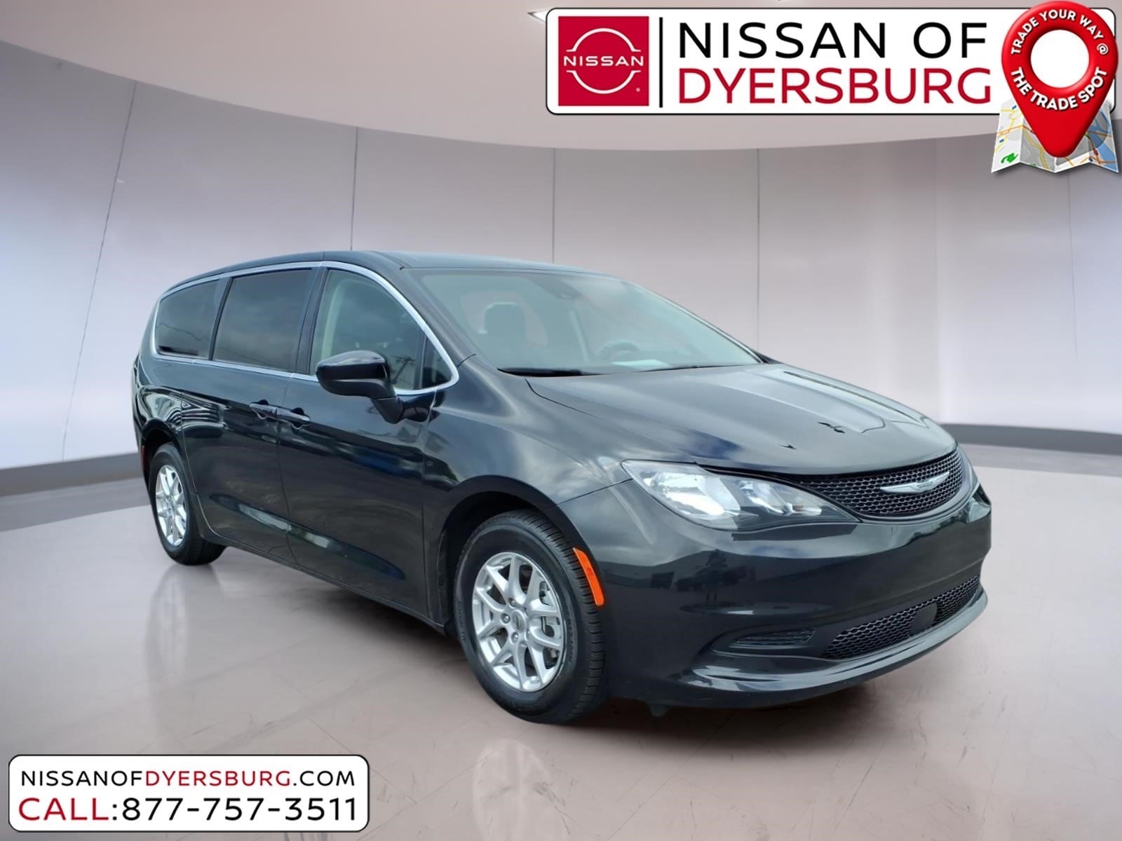 2023 Chrysler Voyager LX's photo