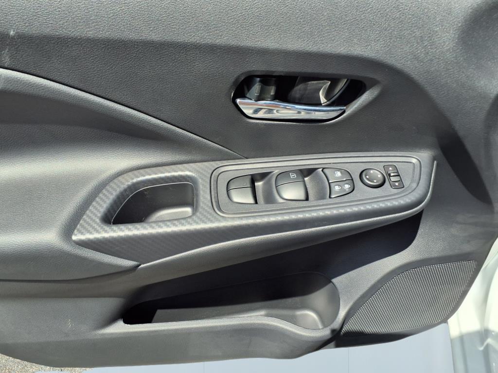 2025 Nissan Versa Sedan SV - Photo 9