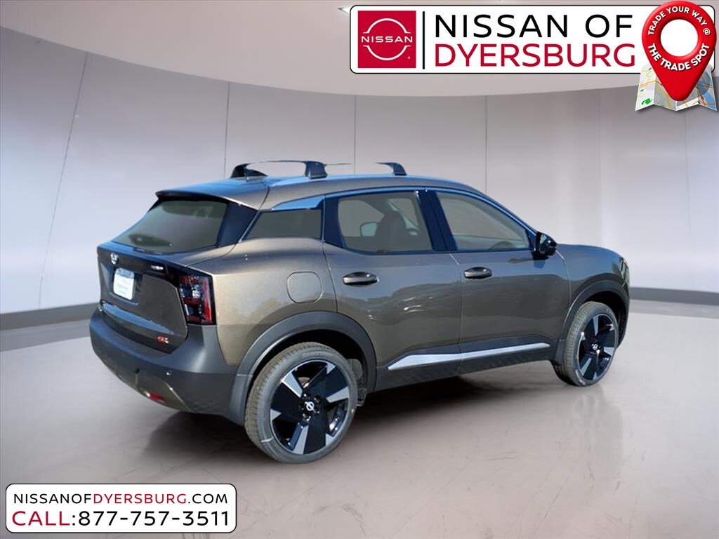 2026 Nissan Kicks SR photo 3