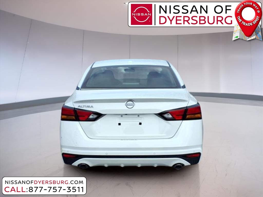 2025 Nissan Altima SV photo 4