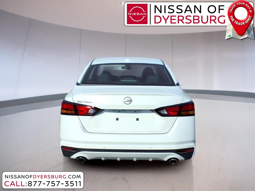 2025 Nissan Altima SV photo 4
