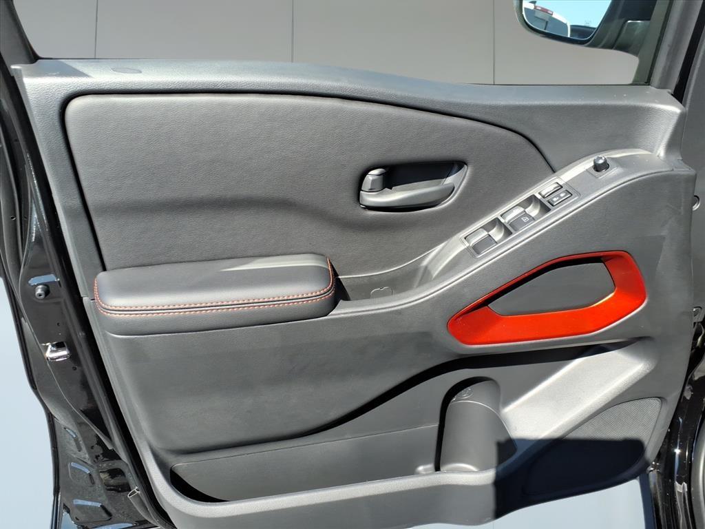 2026 Nissan Frontier PRO-4X - Photo 9