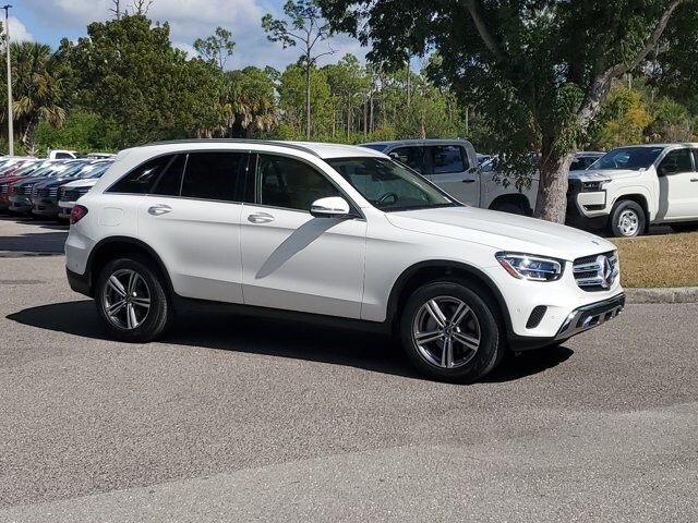 2022 Mercedes Benz GLC 300 photo 2