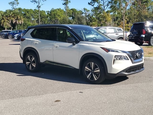 2023 Nissan Rogue SL photo 2