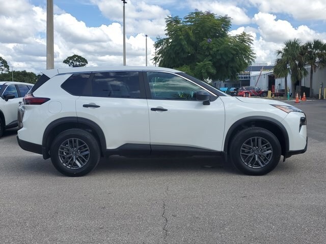 2025 Nissan Rogue S photo 3