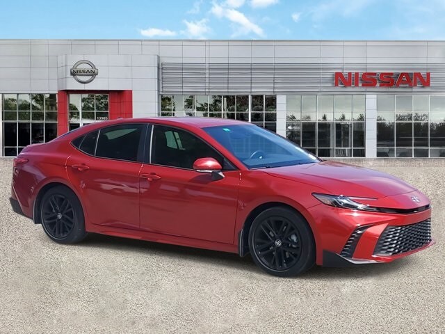 2025 Toyota Camry LE photo 2