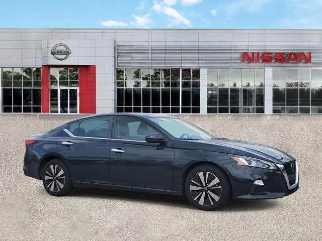 2022 Nissan Altima 2.5 SV photo 2
