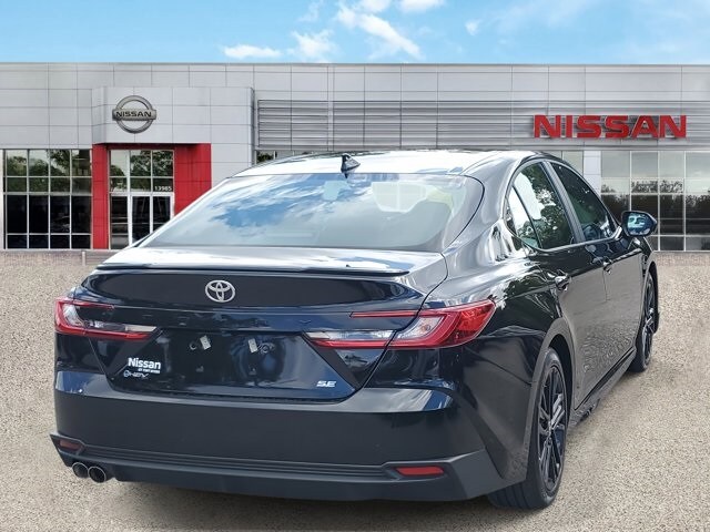 2025 Toyota Camry LE photo 4
