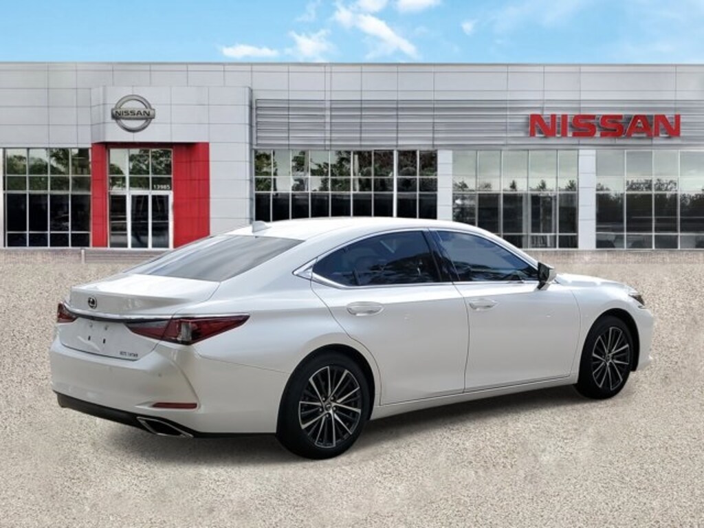 Used 2025 Lexus ES  Sedan