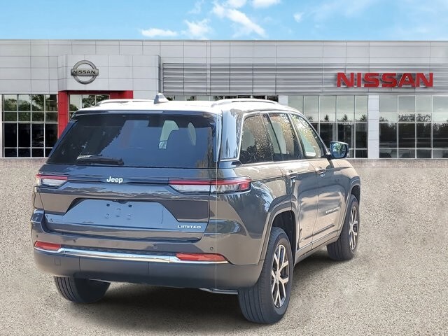 2025 Jeep Grand Cherokee Limited photo 3