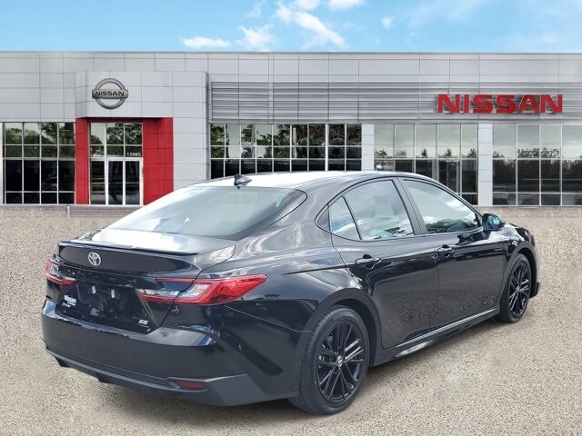 2025 Toyota Camry LE photo 3