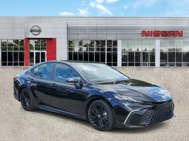 2025 Toyota Camry LE photo 2
