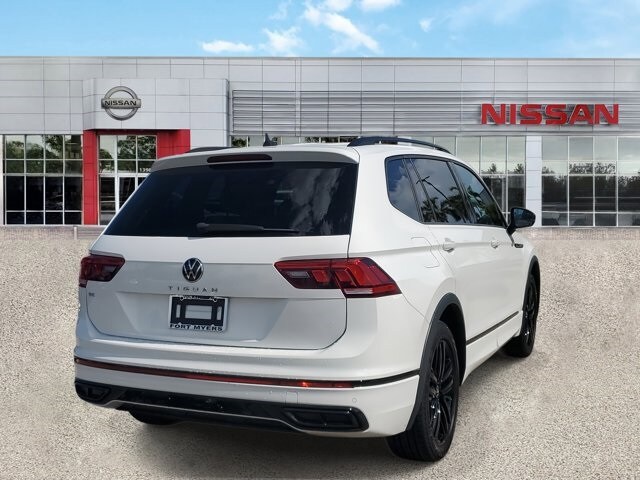 2022 Volkswagen Tiguan SE R-Line Black photo 2