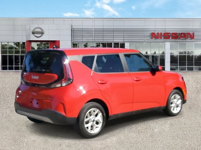 2023 Kia Soul LX photo 2