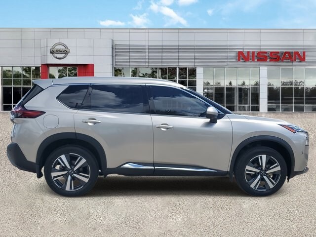 2022 Nissan Rogue SL photo 3