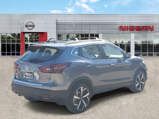 2022 Nissan Rogue Sport SL photo 2