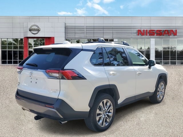 2019 Toyota RAV4 Limited photo 2