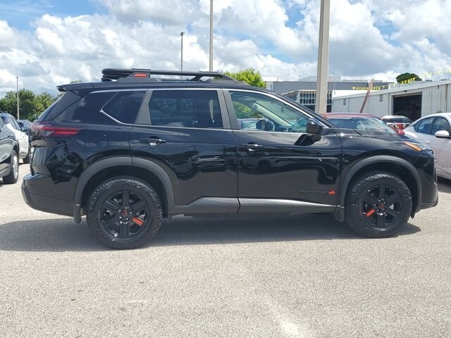 2025 Nissan Rogue photo 3