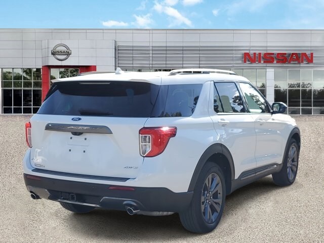 2024 Ford Explorer XLT photo 2