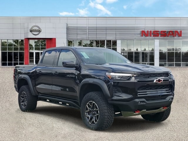 2024 Chevrolet Colorado ZR2 photo 2