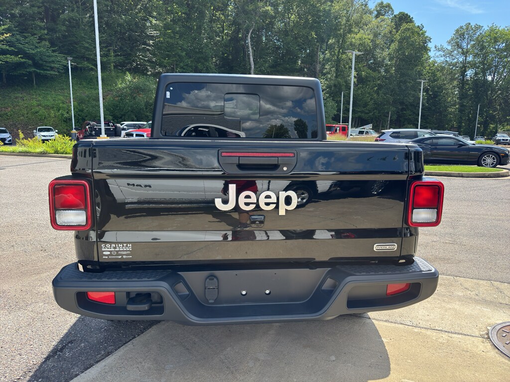 2023 Jeep Gladiator Overland photo 3