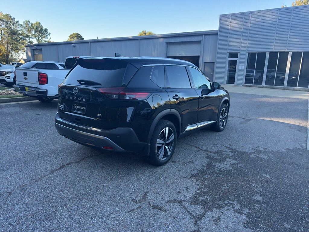 2023 Nissan Rogue SL photo 4