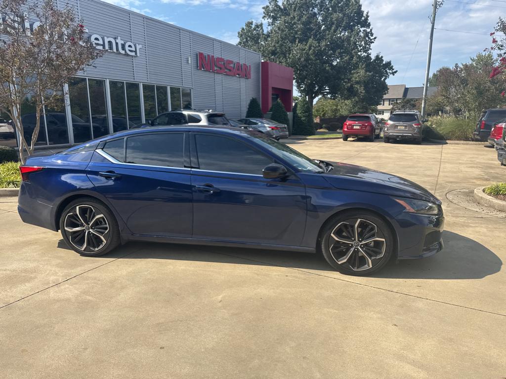 2024 Nissan Altima 2.5 SR photo 4