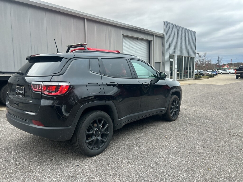 Used 2023 Jeep Compass Altitude Sport Utility