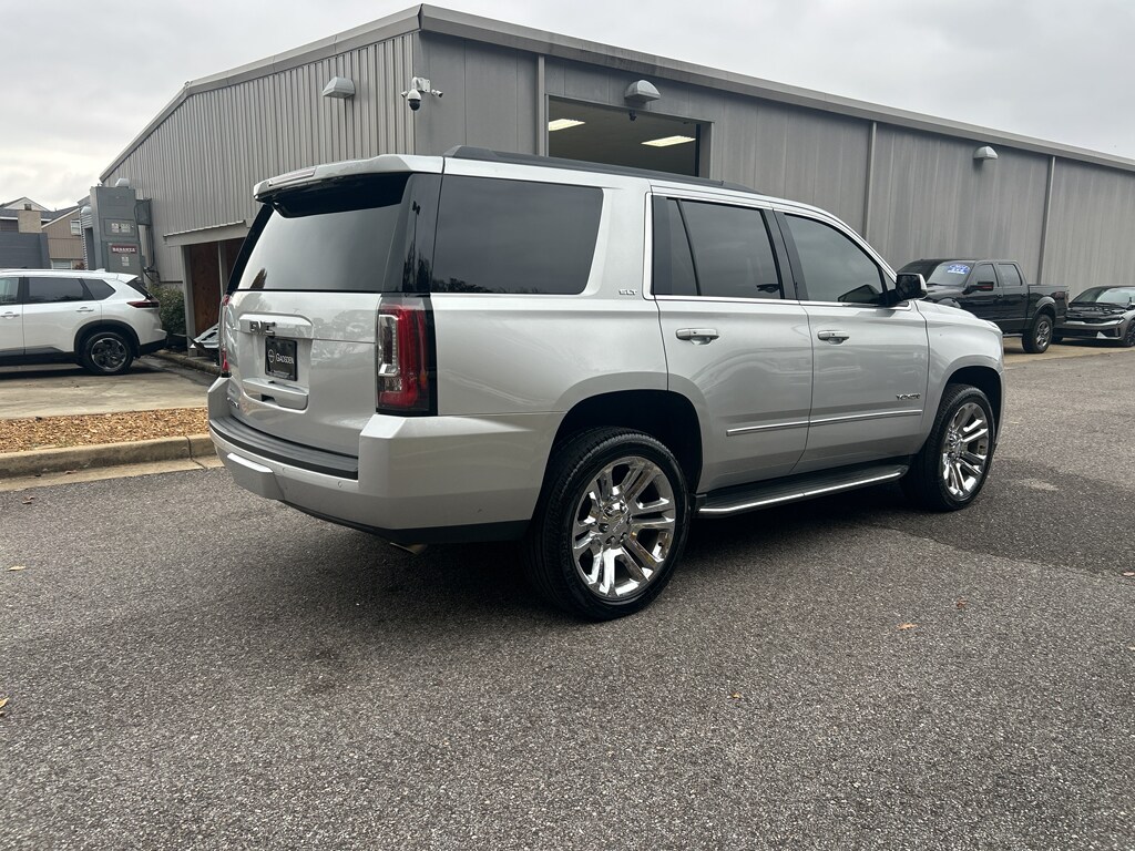 2019 Gmc Yukon SLT photo 3