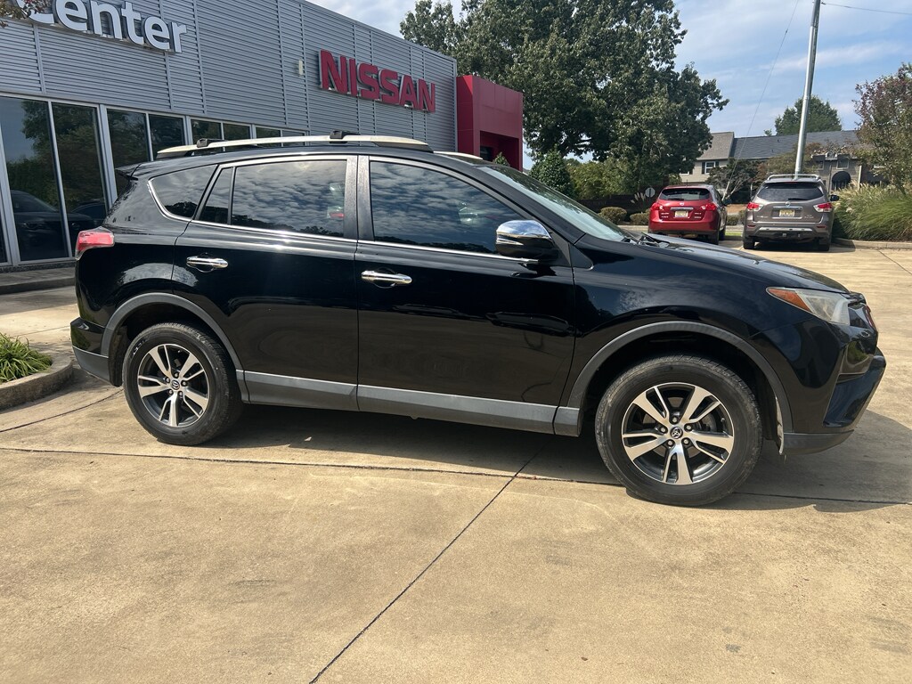 2018 Toyota RAV4 XLE photo 4