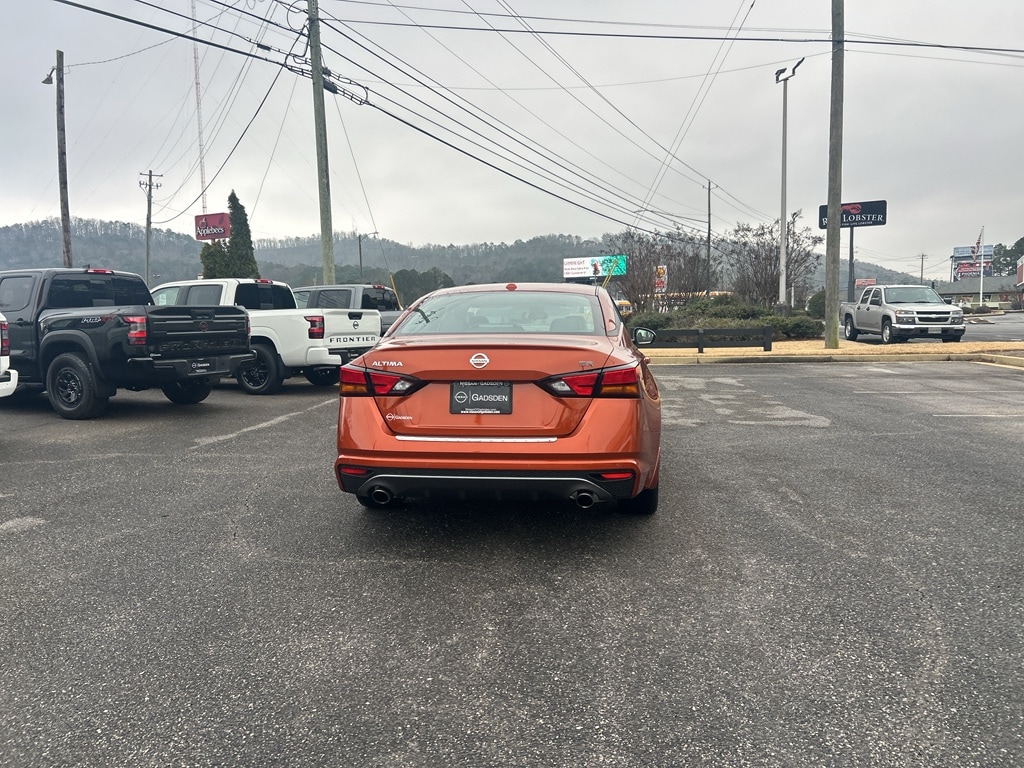 Used 2022 Nissan Altima 2.5 SR Sedan