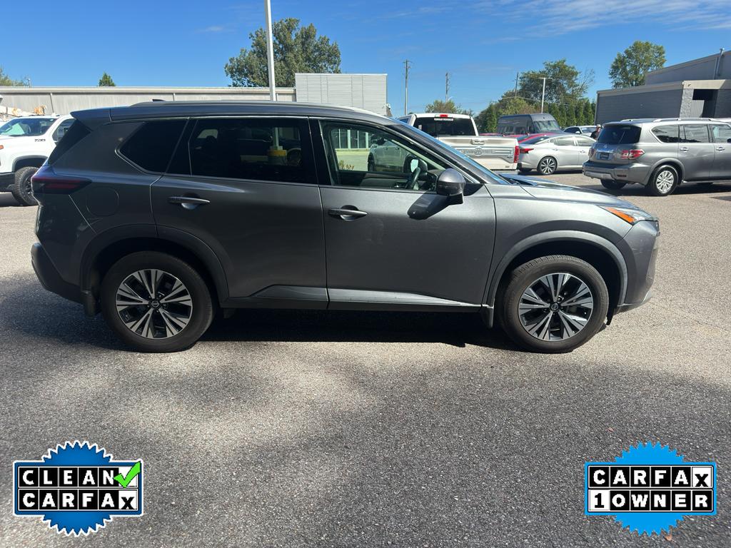 2021 Nissan Rogue SV photo 2
