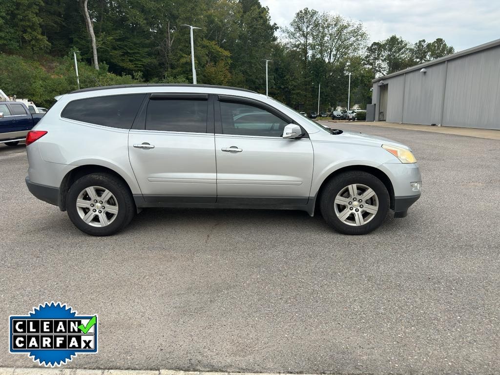 Used 2011 Chevrolet Traverse LT w/2LT SUV