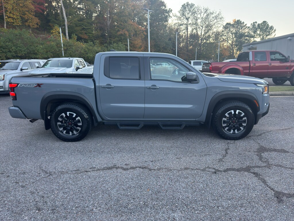 2024 Nissan Frontier PRO-X Crew Cab photo 3
