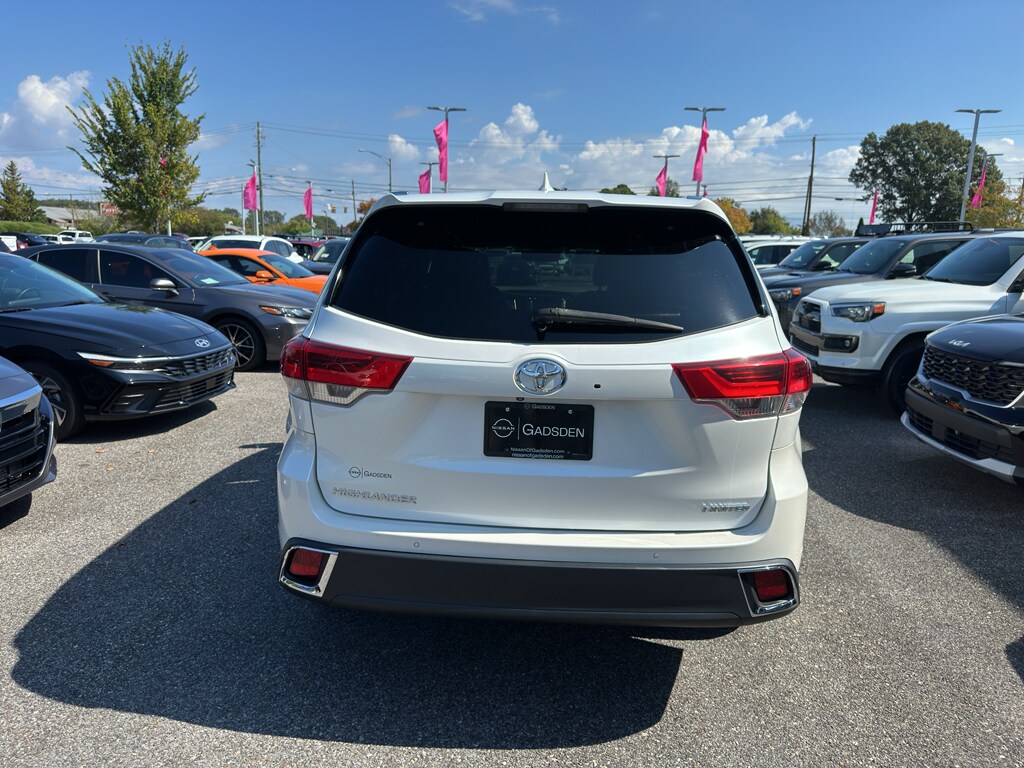 2017 Toyota Highlander Limited photo 3