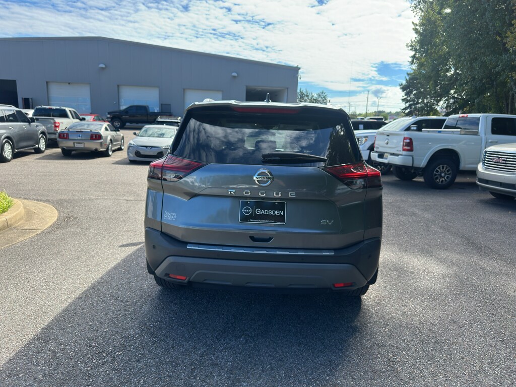 2021 Nissan Rogue SV photo 4