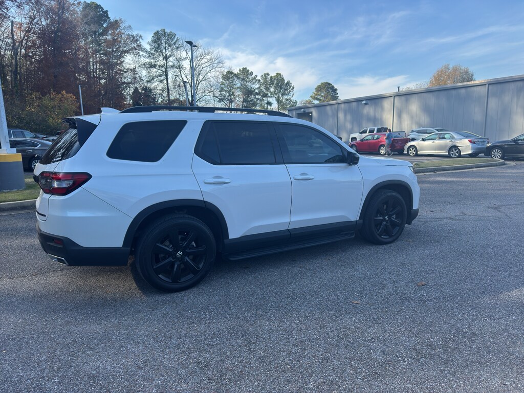 2025 Honda Pilot Black Edition photo 4