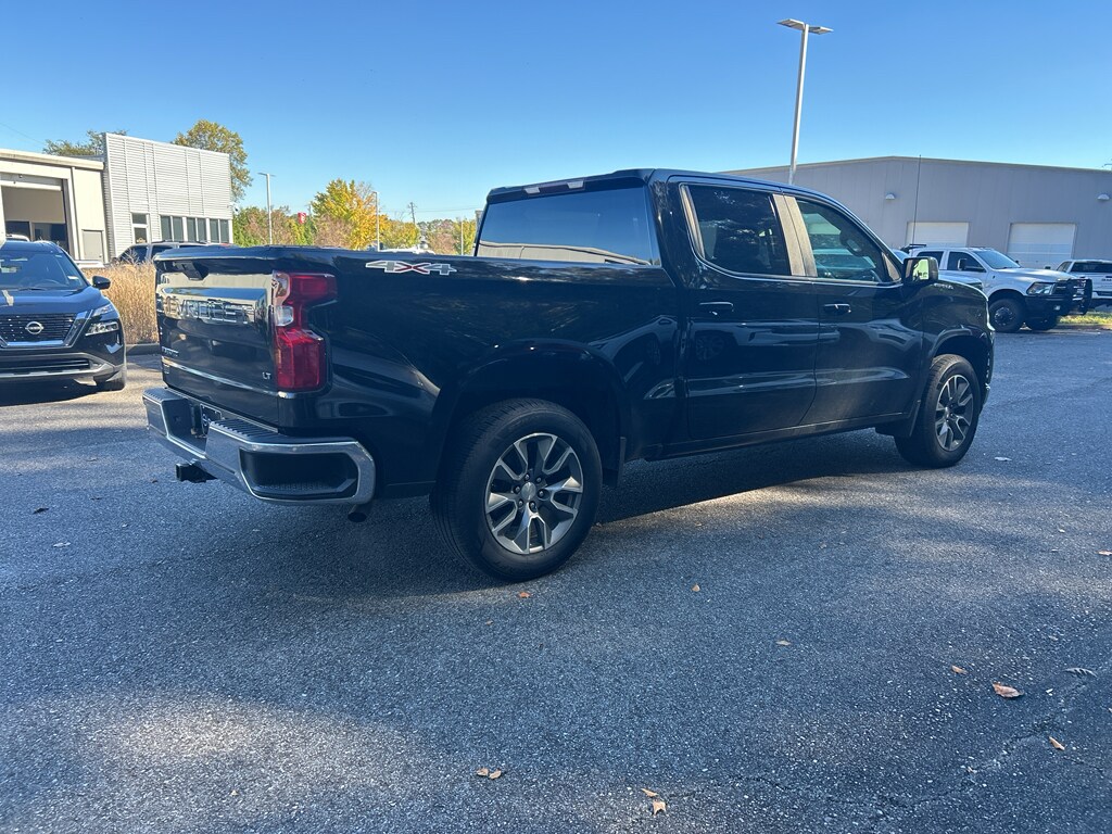 Used 2021 Chevrolet Silverado LT Crew Cab