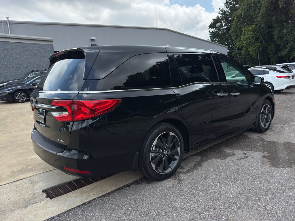 2023 Honda Odyssey Elite photo 3