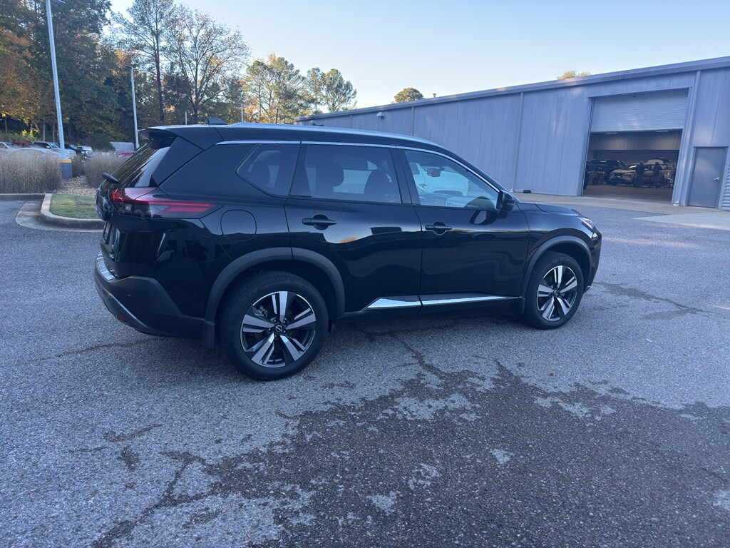 2023 Nissan Rogue SL photo 3