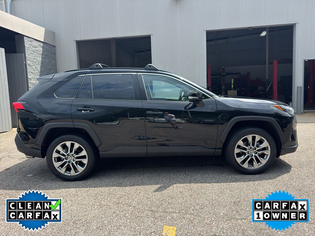 2023 Toyota RAV4 XLE Premium photo 2