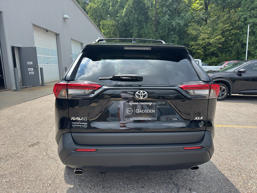 2023 Toyota RAV4 XLE Premium photo 4