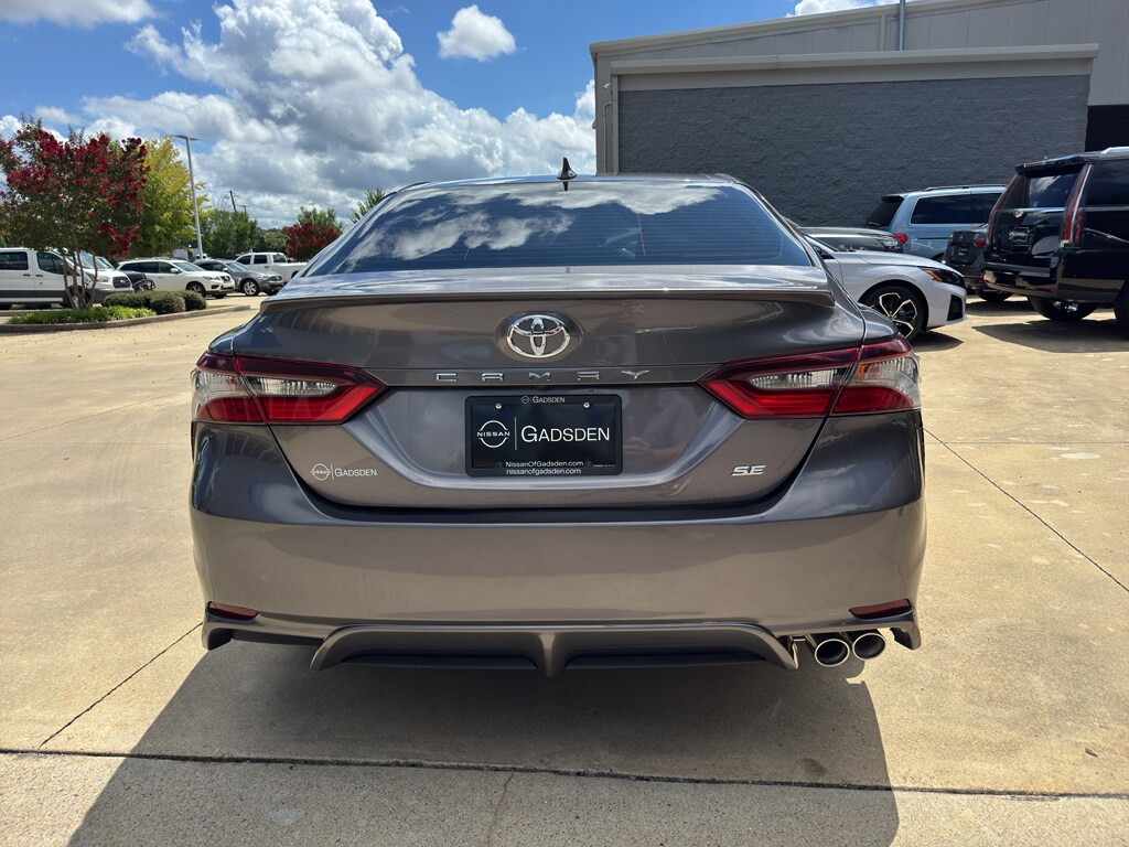 2022 Toyota Camry SE photo 4