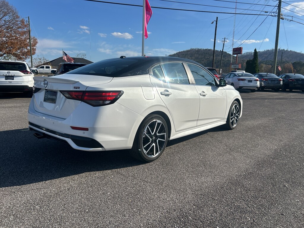 2025 Nissan Sentra SR photo 3