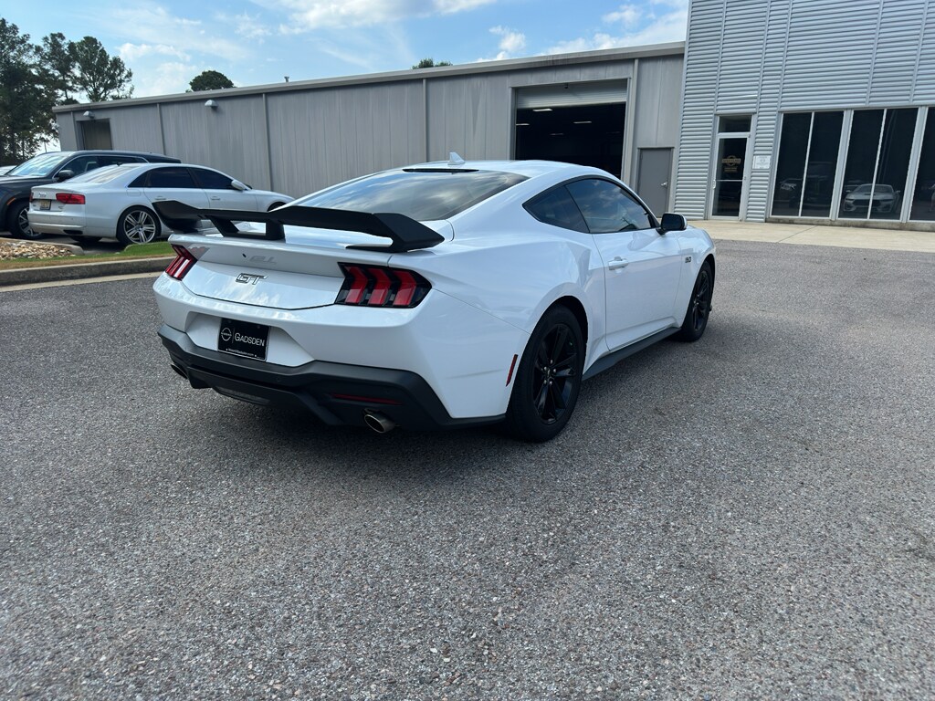 2024 Ford Mustang GT photo 3