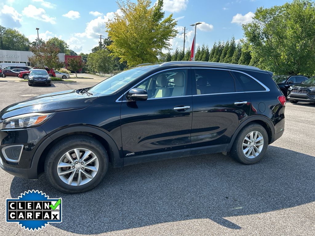 2016 Kia Sorento LX photo 2