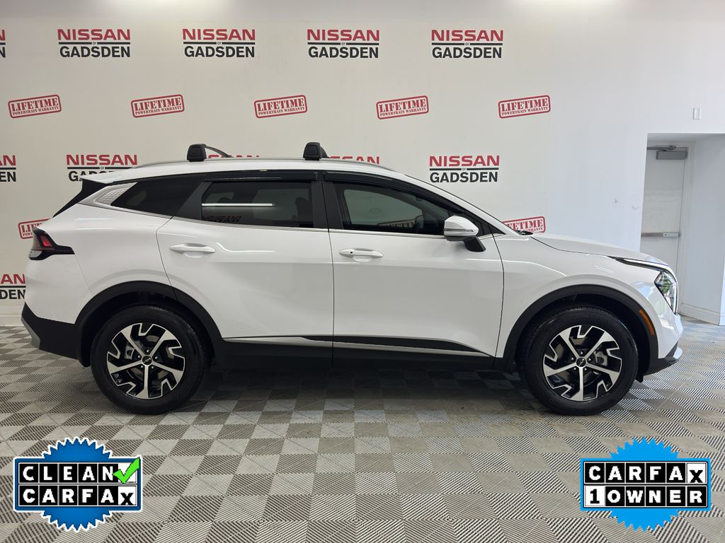 2024 Kia Sportage EX photo 2