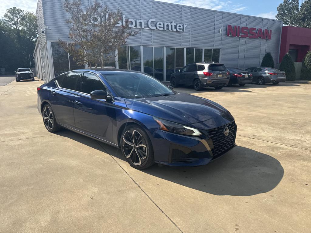 2024 Nissan Altima 2.5 SR photo 3